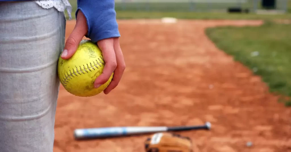 how to play first base in softball