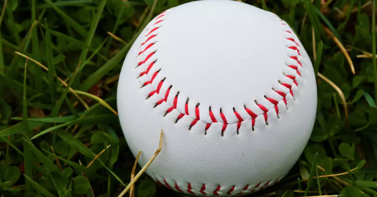 What Size Softball For 14U 